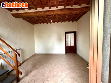 casa indipendente in vendita a Montecarlo