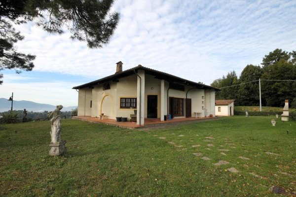 casa indipendente in vendita a Montecarlo
