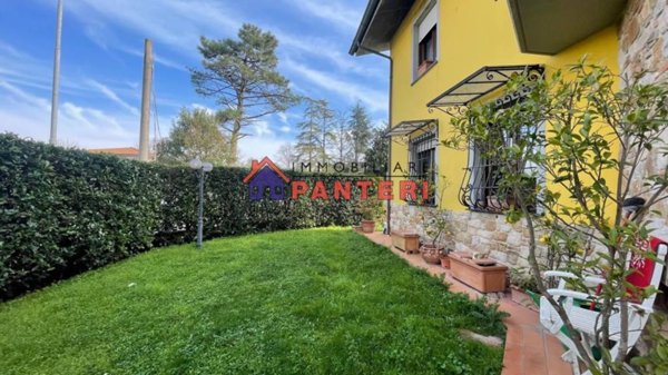 casa indipendente in vendita a Montecarlo