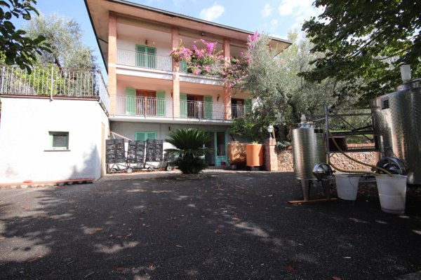casa indipendente in vendita a Montecarlo