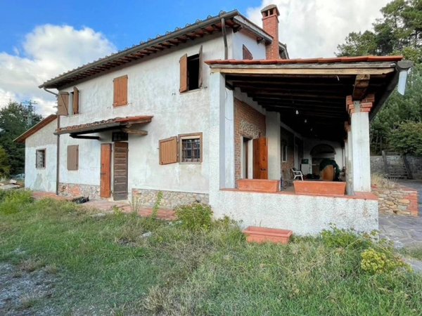 casa indipendente in vendita a Montecarlo