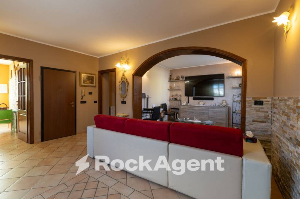 casa indipendente in vendita a Montecarlo