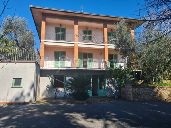 casa indipendente in vendita a Montecarlo