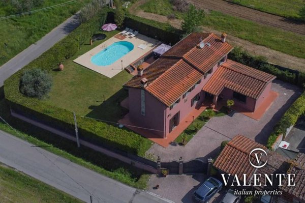 casa indipendente in vendita a Montecarlo