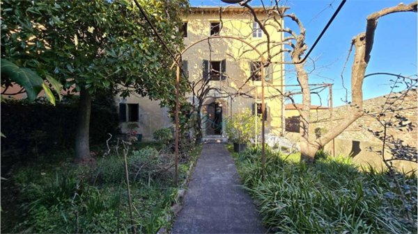 casa indipendente in vendita a Montecarlo