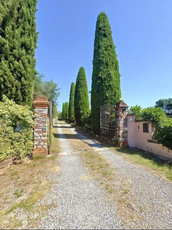 casa indipendente in vendita a Montecarlo