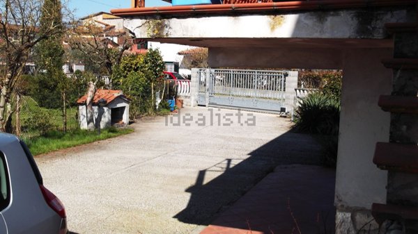 casa indipendente in vendita a Montecarlo