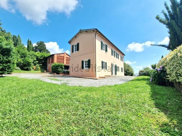 casa indipendente in vendita a Montecarlo