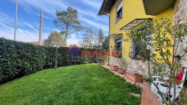 casa indipendente in vendita a Montecarlo