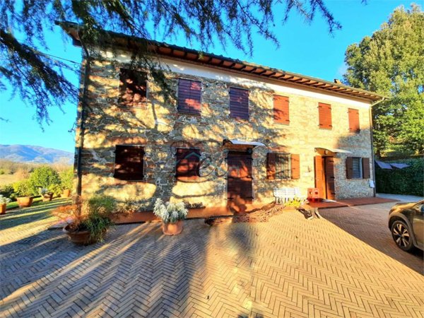 casa indipendente in vendita a Montecarlo