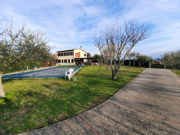casa indipendente in vendita a Montecarlo