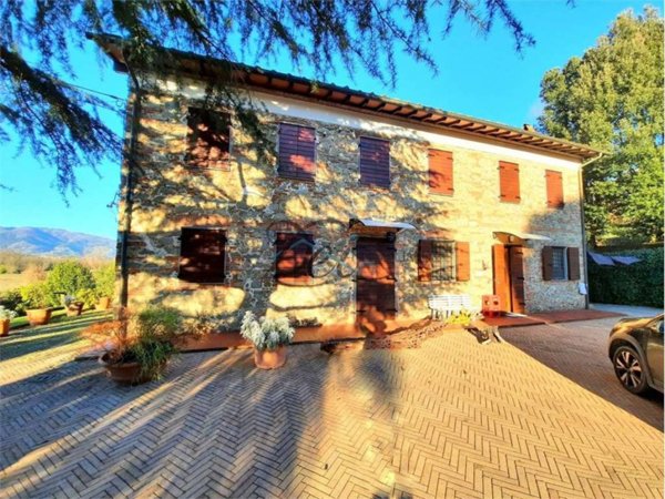 casa indipendente in vendita a Montecarlo