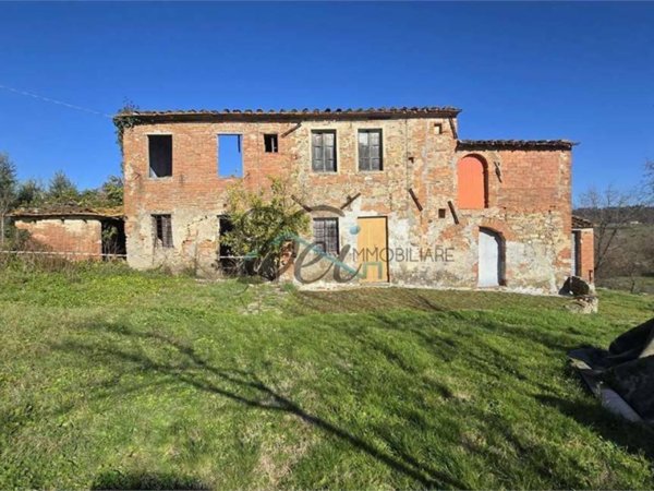 casa indipendente in vendita a Montecarlo