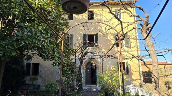 casa indipendente in vendita a Montecarlo