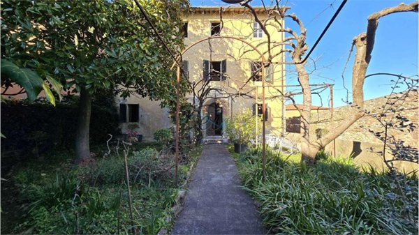 casa semindipendente in vendita a Montecarlo