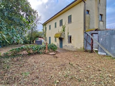 casa indipendente in vendita a Montecarlo
