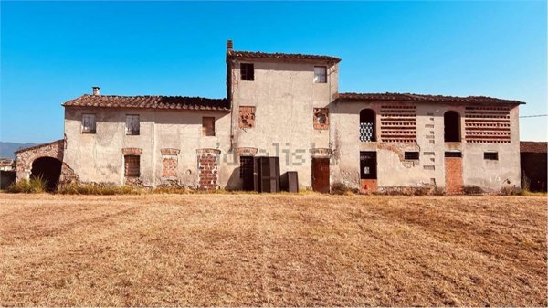 casale in vendita a Montecarlo