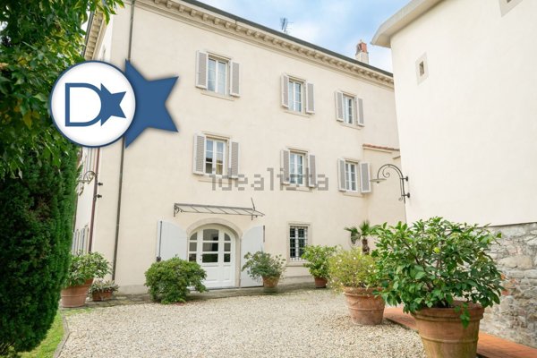 casa indipendente in vendita a Montecarlo