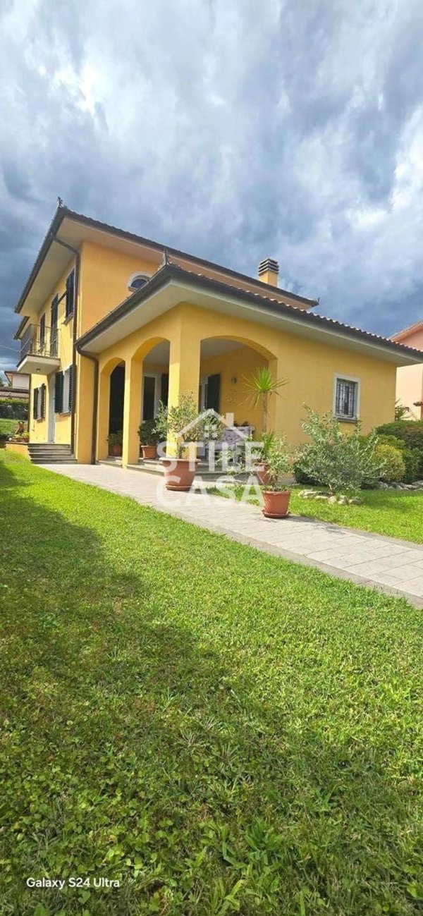 casa indipendente in vendita a Montecarlo
