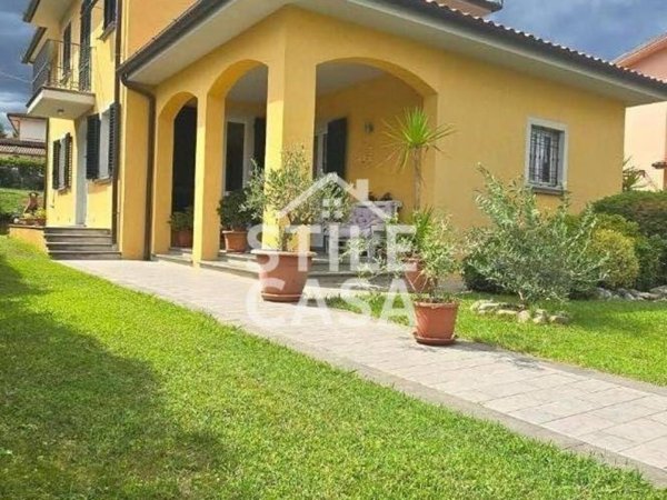 casa indipendente in vendita a Montecarlo