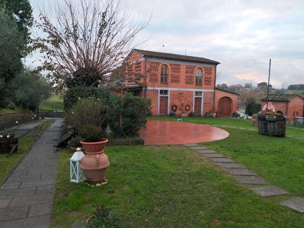 azienda agricola in vendita a Montecarlo