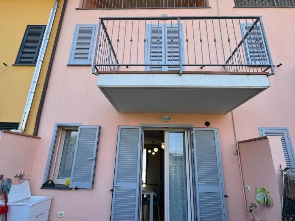 casa indipendente in vendita a Montecarlo