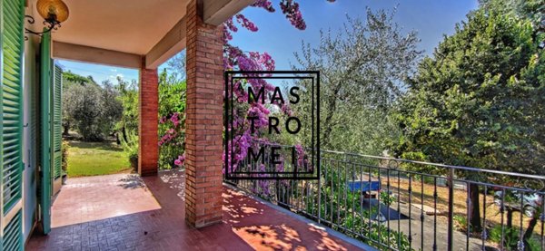 casa indipendente in vendita a Montecarlo