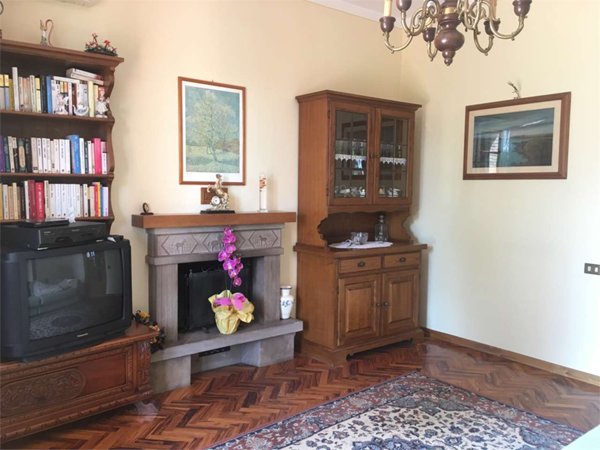 casa indipendente in vendita a Montecarlo