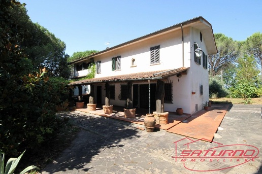 casa indipendente in vendita a Montecarlo