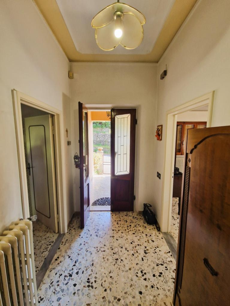 casa indipendente in vendita a Montecarlo