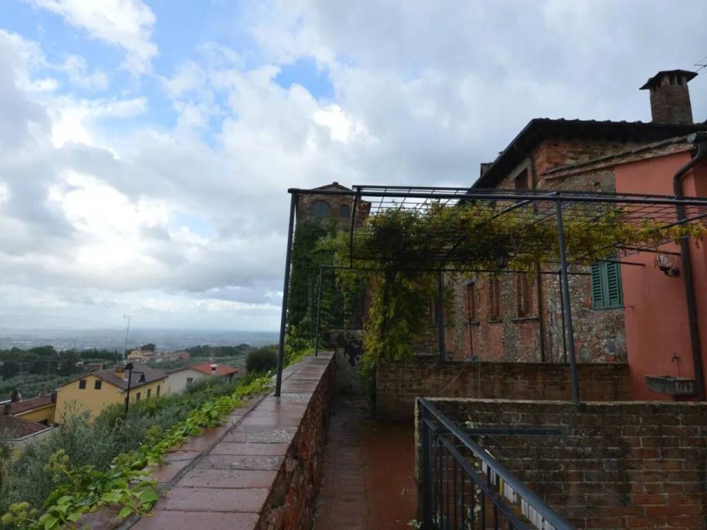 casa indipendente in vendita a Montecarlo