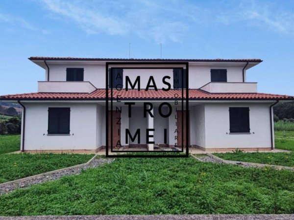casa indipendente in vendita a Montecarlo