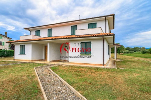 casa indipendente in vendita a Montecarlo