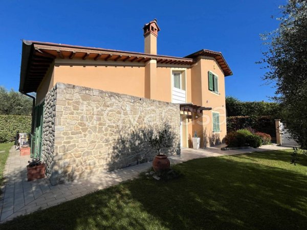 casa indipendente in vendita a Montecarlo