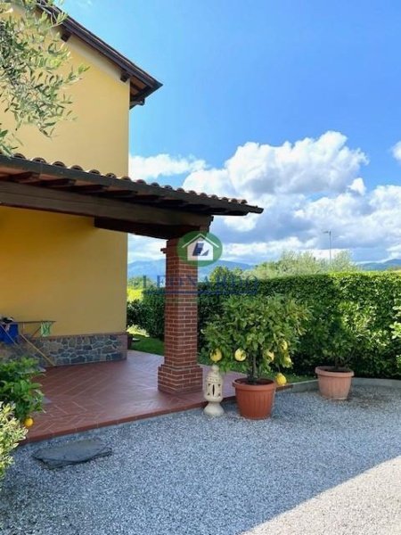 casa indipendente in vendita a Montecarlo