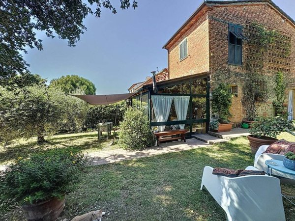 casa indipendente in vendita a Montecarlo