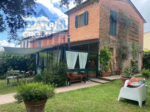 casa indipendente in vendita a Montecarlo