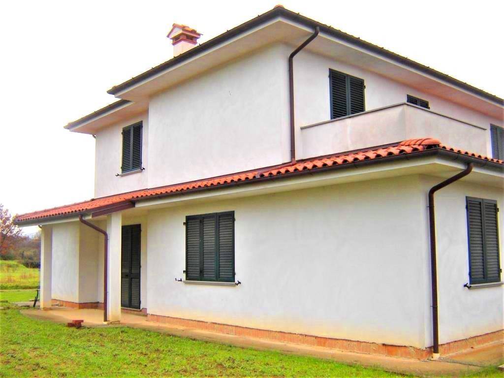 casa indipendente in vendita a Montecarlo