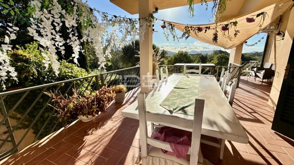 casa indipendente in vendita a Montecarlo