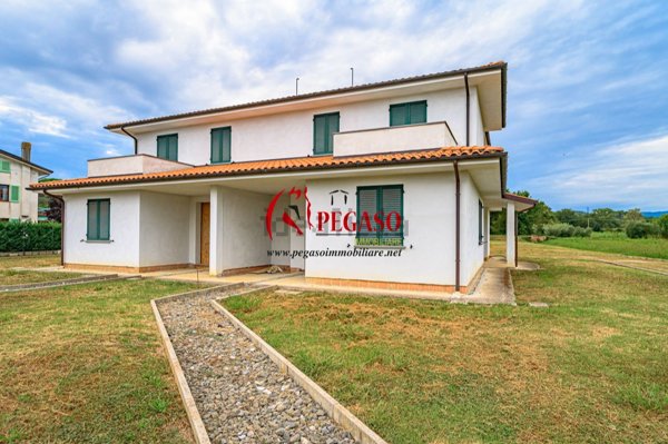 casa indipendente in vendita a Montecarlo