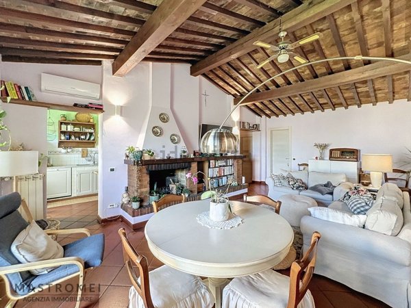 casa indipendente in vendita a Montecarlo