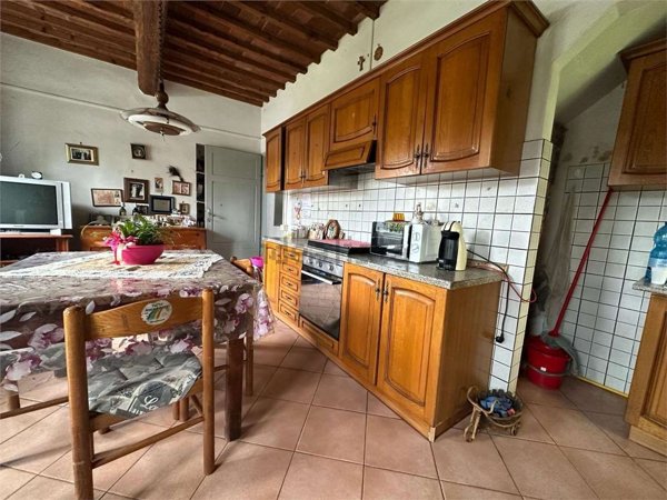 casale in vendita a Montecarlo