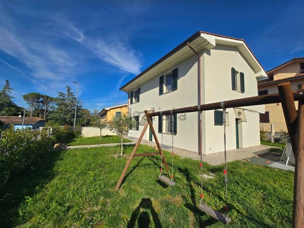 casa indipendente in vendita a Montecarlo