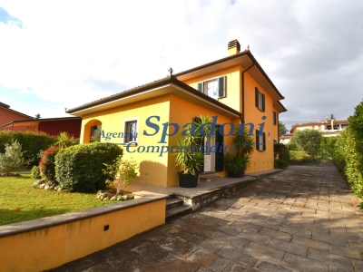 casa indipendente in vendita a Montecarlo