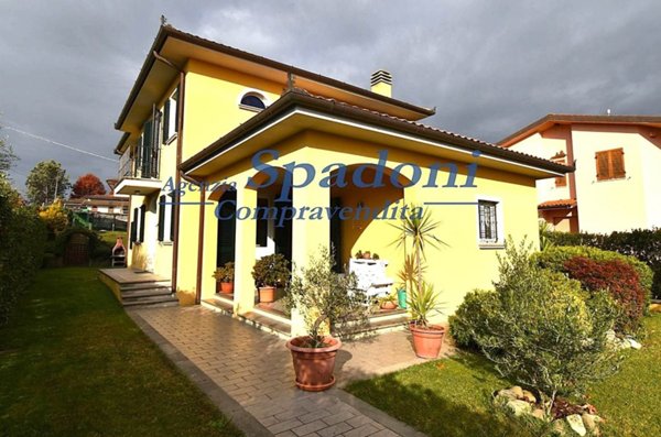 casa indipendente in vendita a Montecarlo