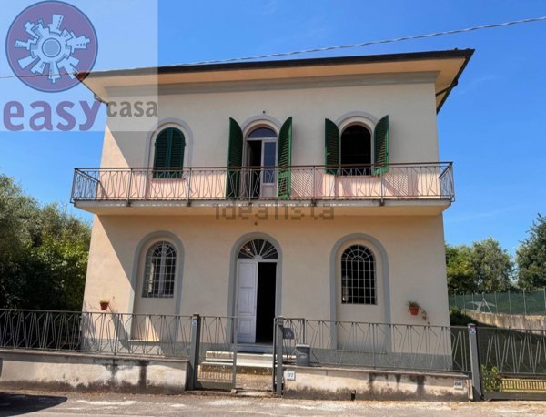 casa indipendente in vendita a Montecarlo