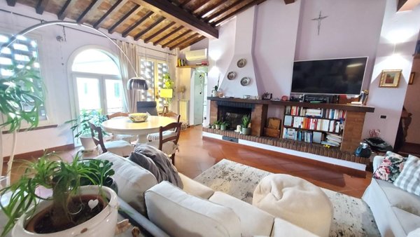 casa indipendente in vendita a Montecarlo