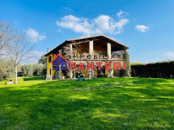 casa indipendente in vendita a Montecarlo