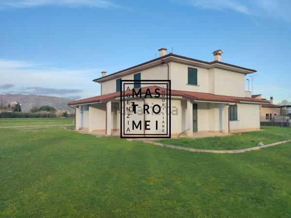 casa indipendente in vendita a Montecarlo