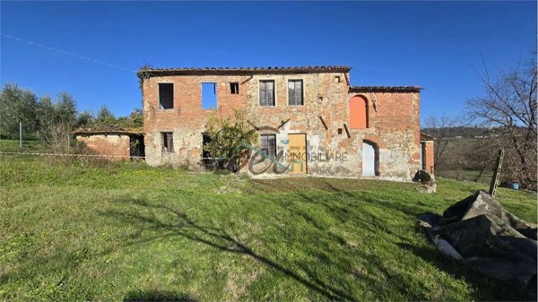 casale in vendita a Montecarlo